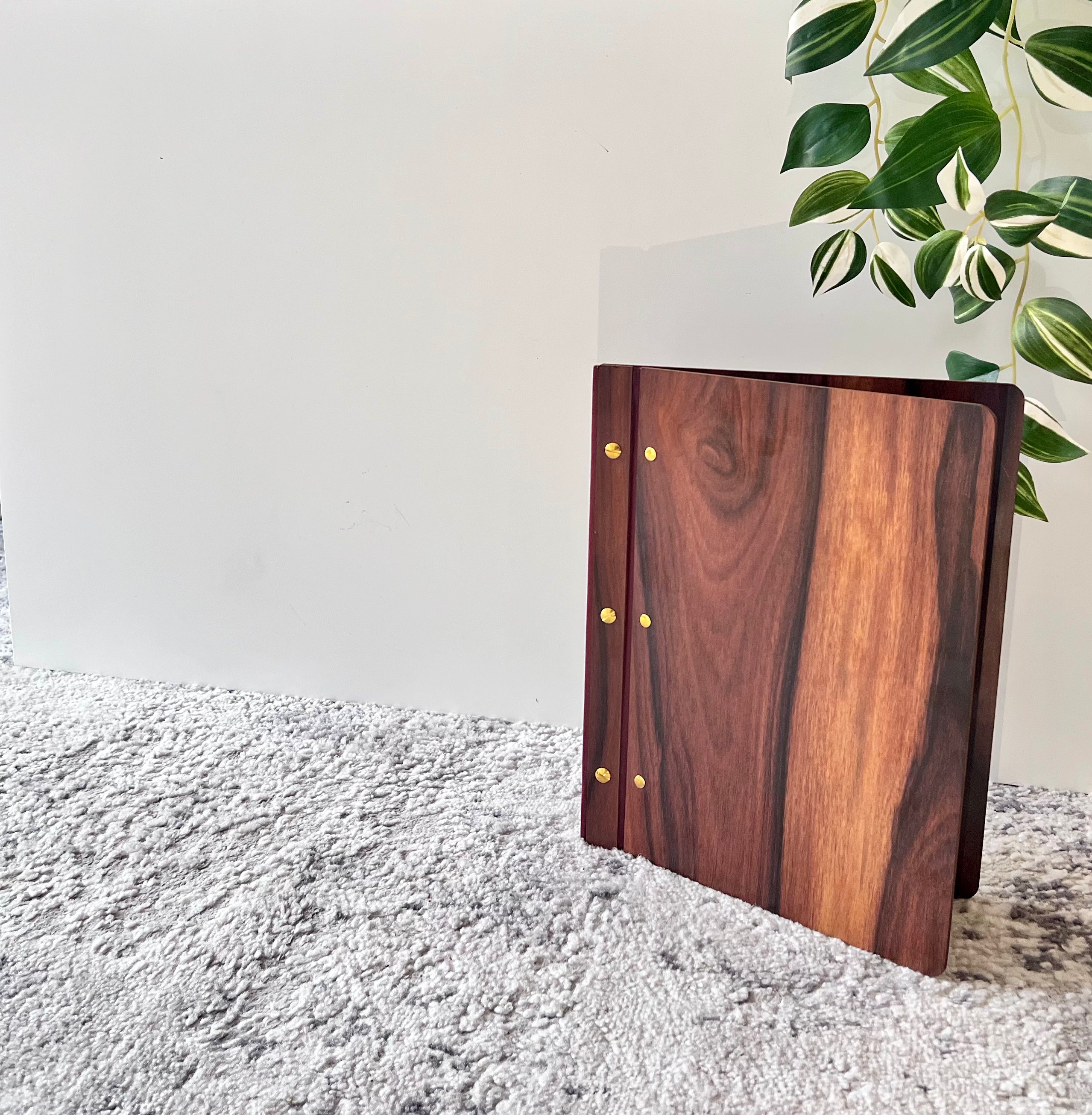 NJ Premium Wooden Menu Cover Natural Look: VERGO